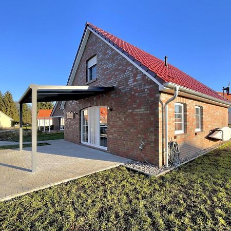 Alleenhuus Warin Exteriér fotografie