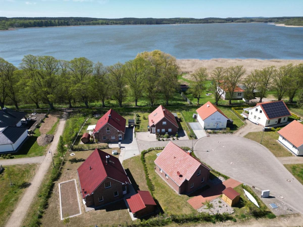 Alleenhuus Warin Exteriér fotografie