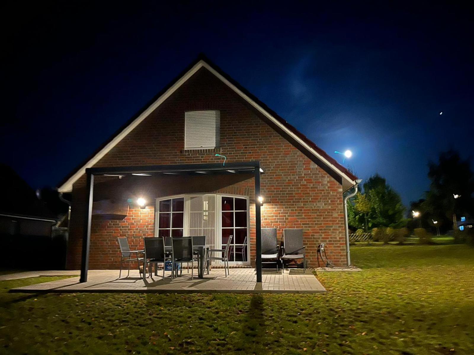 Alleenhuus Warin Exteriér fotografie