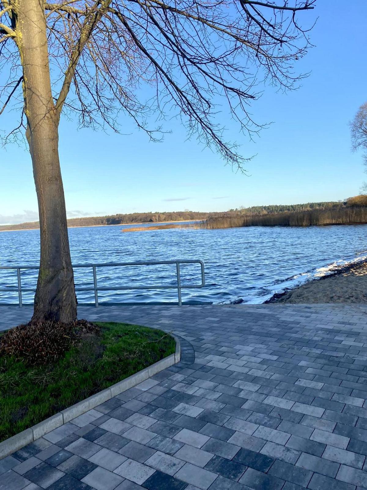 Alleenhuus Warin Exteriér fotografie