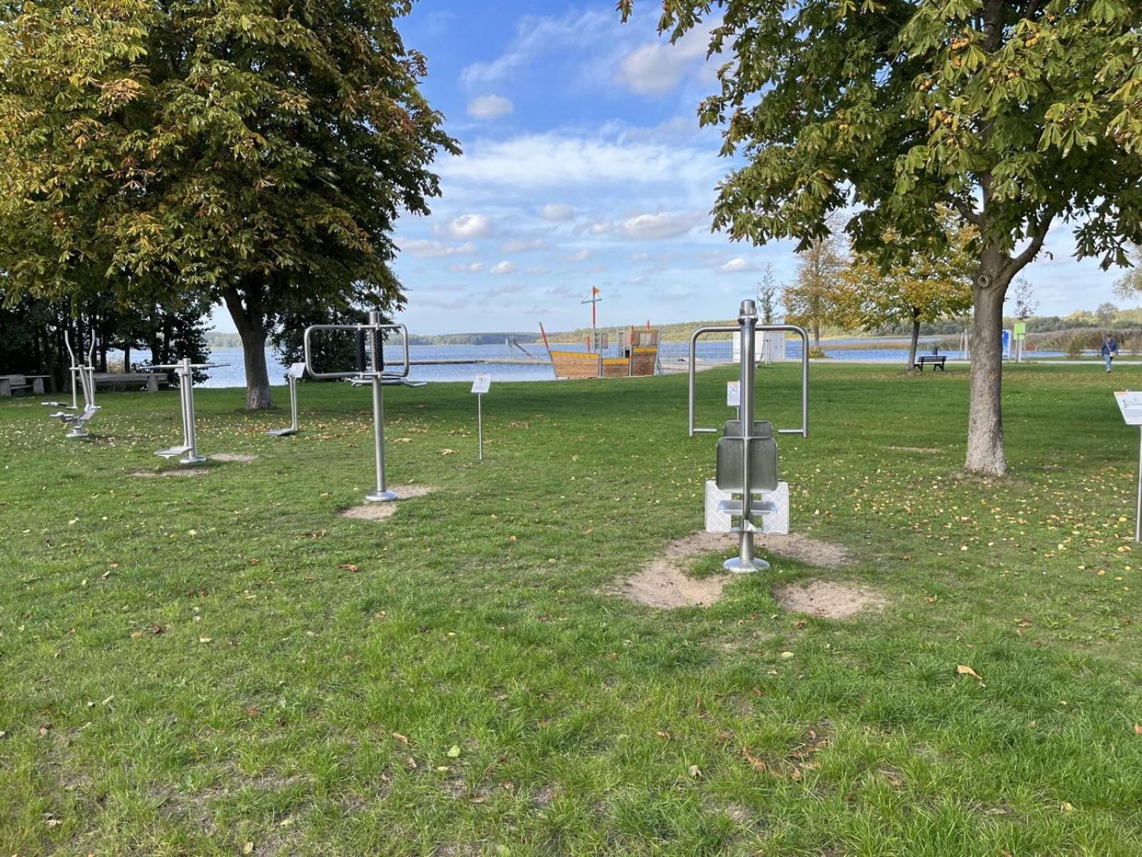 Alleenhuus Warin Exteriér fotografie