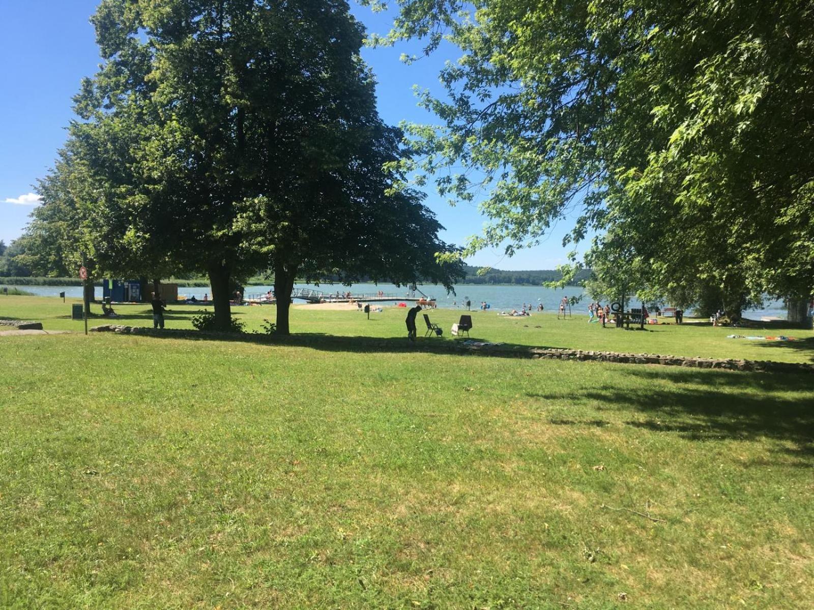 Alleenhuus Warin Exteriér fotografie